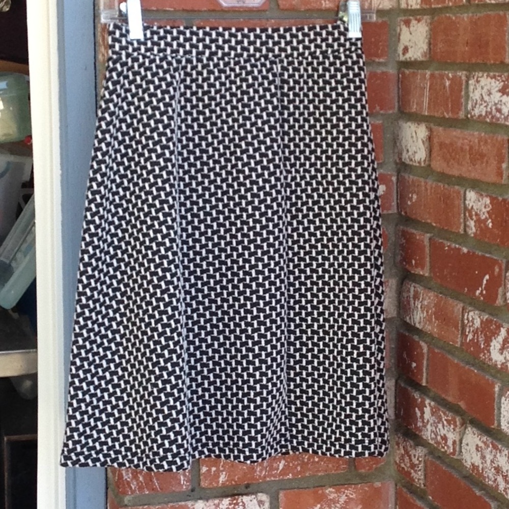 3 For $15 women's 14th & Union black &white skirt